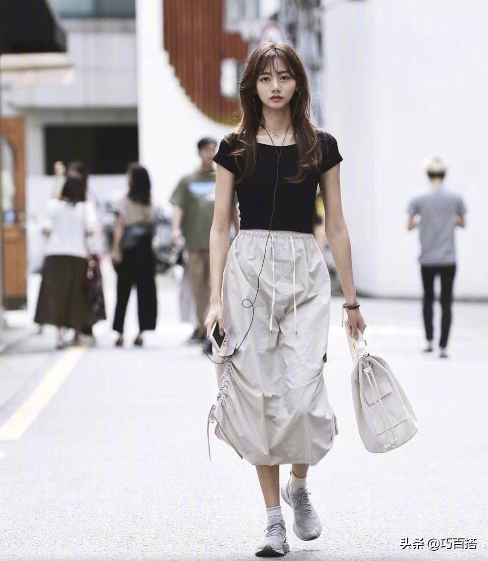 韩国街拍穿搭好看的小姐姐,韩国街拍高颜值小姐姐视频