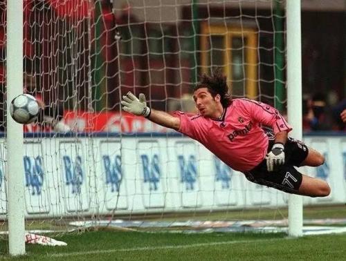 世界欠阿根廷、欧洲欠尤文图斯、德国欠巴拉克、全球欠伊奉先！