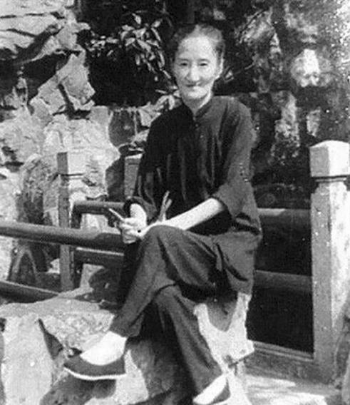 陆小曼临终遗言,陆小曼葬礼图片