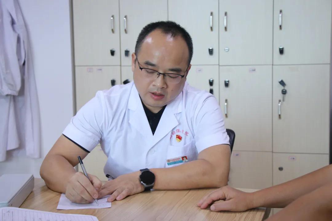 安溪县妇幼保健院林明泉：把家搬到医院附近，做患者的“贴身保镖”