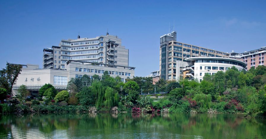 佟年受伤韩商言心疼,重庆工商大学与重庆商学院