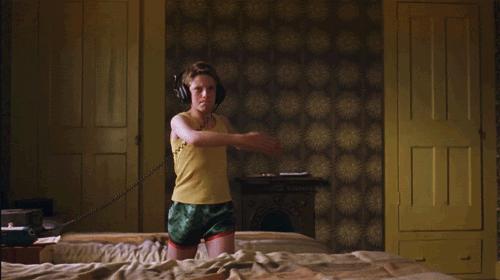 乔治小王子被嘲笑,乔治小王子跳舞