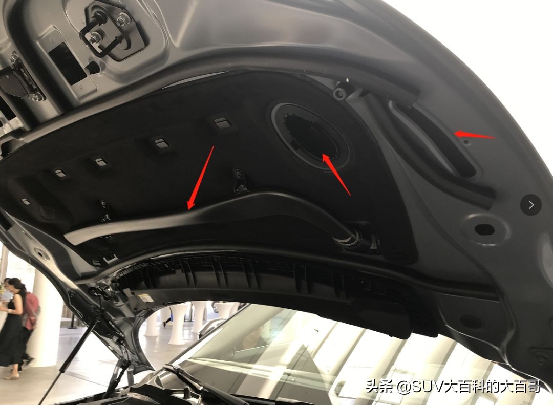 全新一代路虎揽胜极光黑科技体验,路虎极光五块屏幕