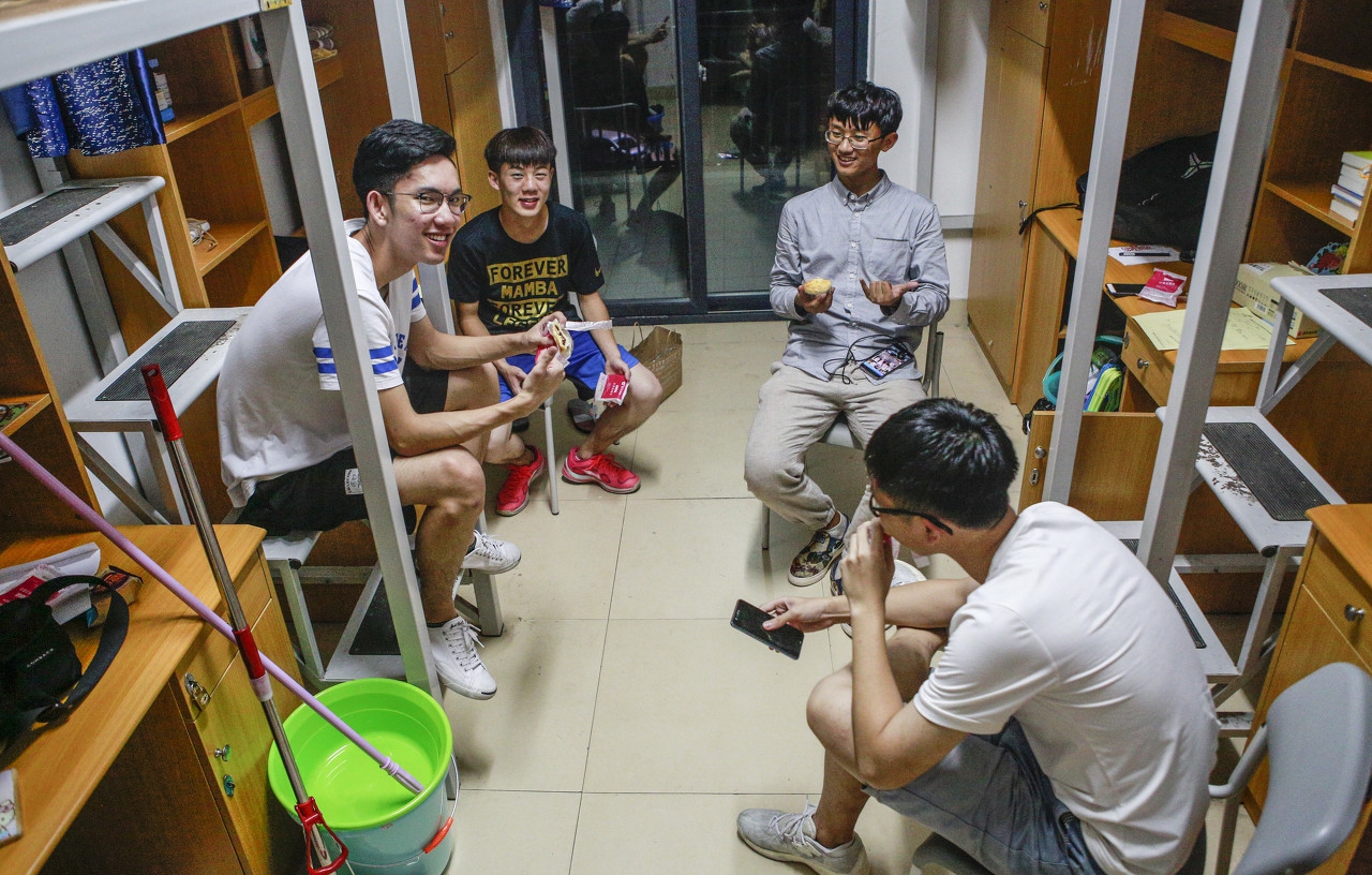 和舍友关系不好他还来借你东西,室友借你东西不想借是为什么