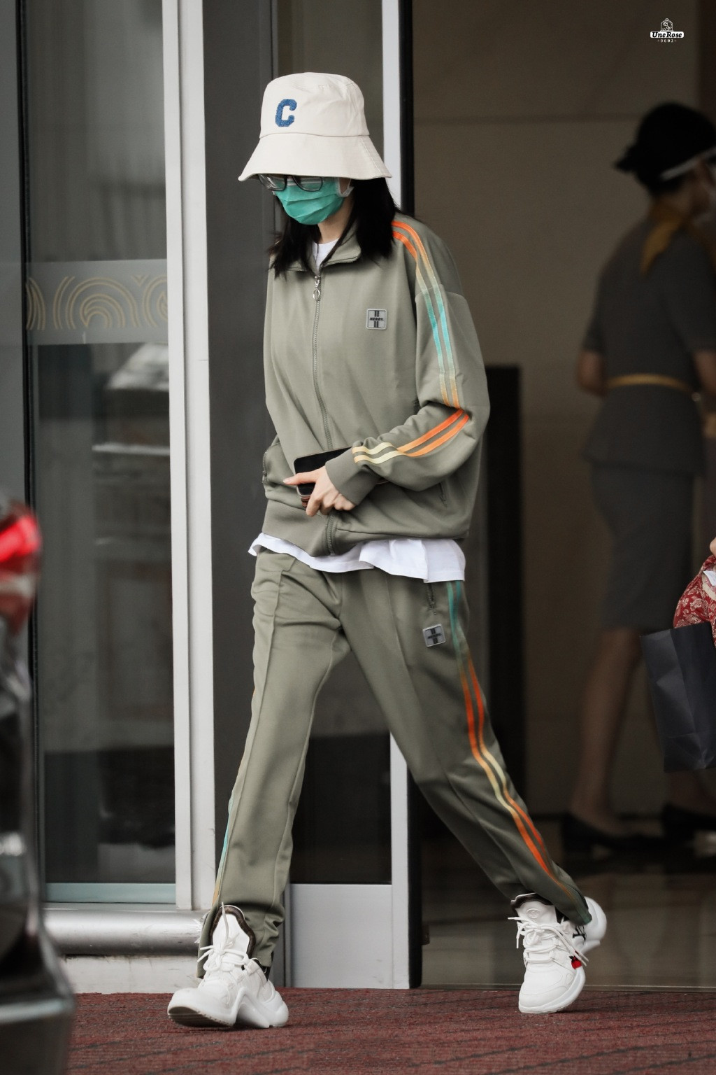 刘诗诗穿星钻长裙不惧严寒,刘诗诗穿搭秋冬款