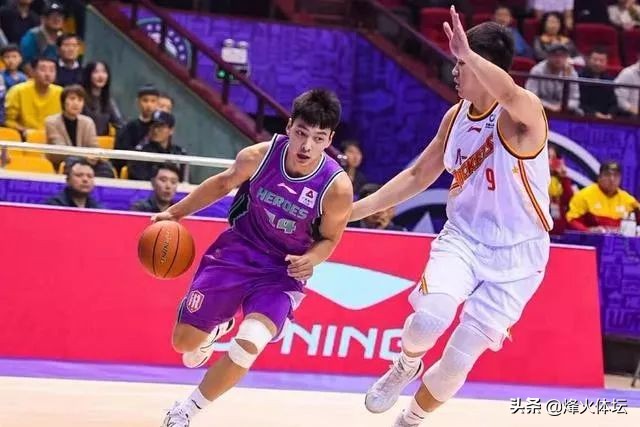 巩晓彬怒怼球员打球这种痛苦,巩晓彬现在最新状况