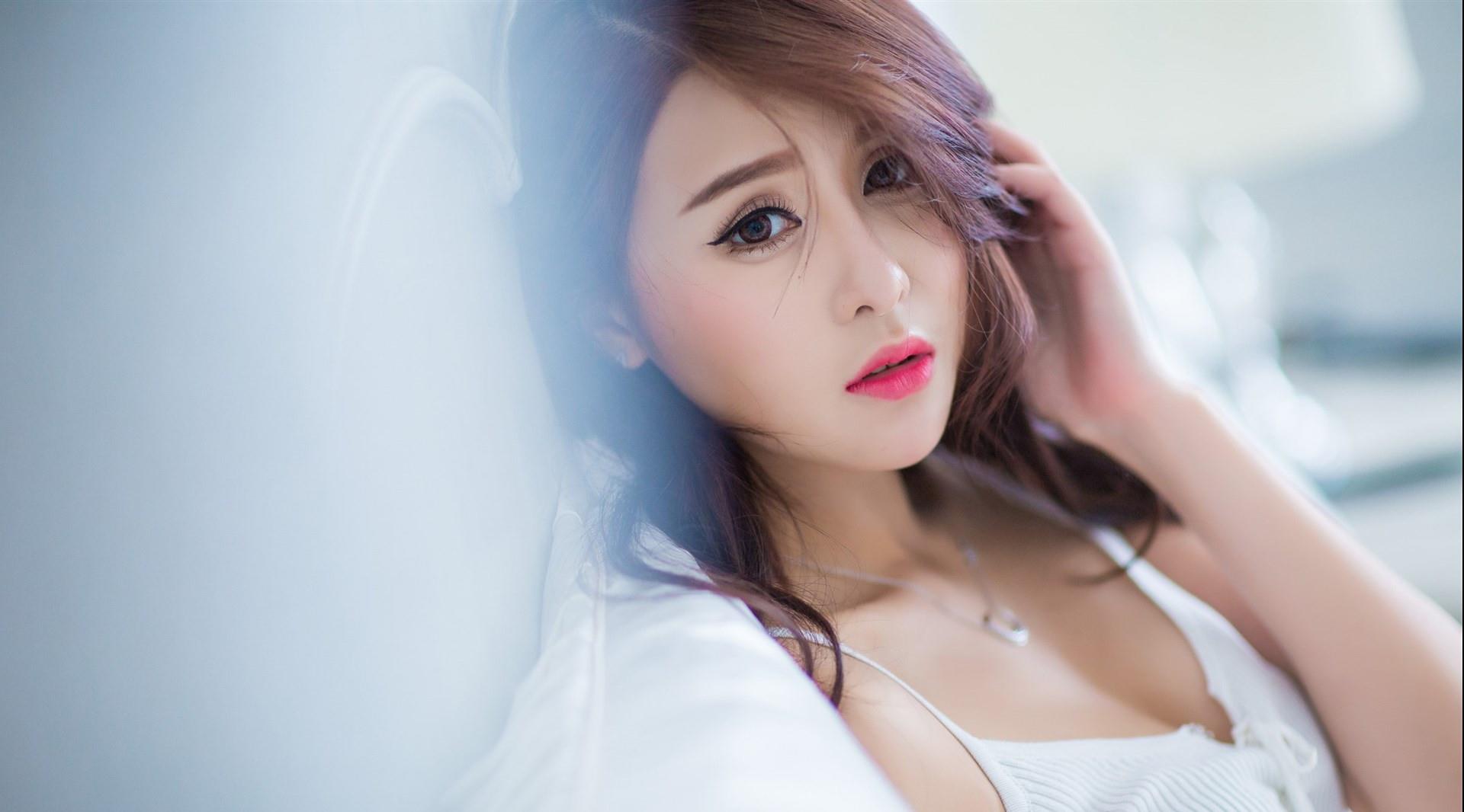 女人爱你有多深接吻的三种反应,女生爱你有哪些反应