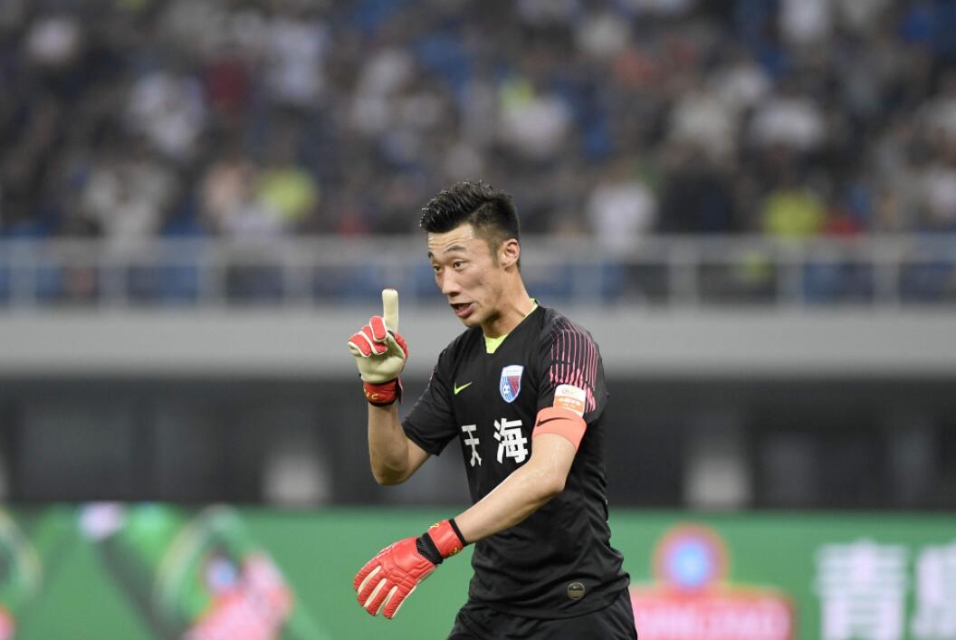 谢晖因酒后失言惨遭停职,前国脚谢晖酒后失言被停职视频