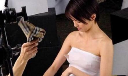 继“雪莉又不穿内衣”前，已经有很多国内女星也不穿了