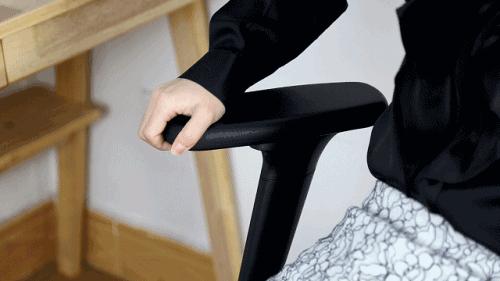 减轻办公生活中的腰颈负担,西昊M57人体工学电脑椅体验