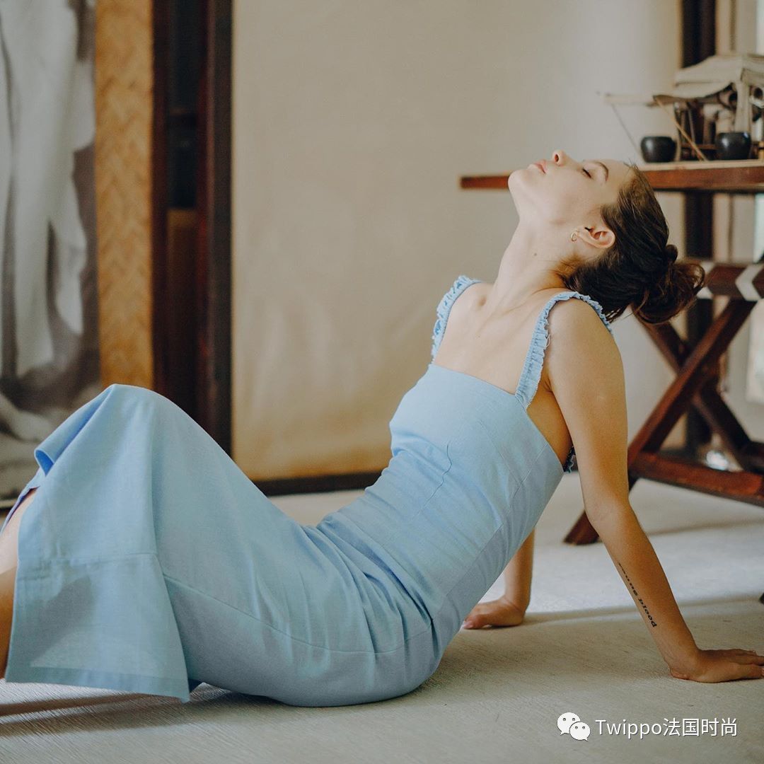 夏季棉麻,这些舒服的天然面料怎么穿才时髦?