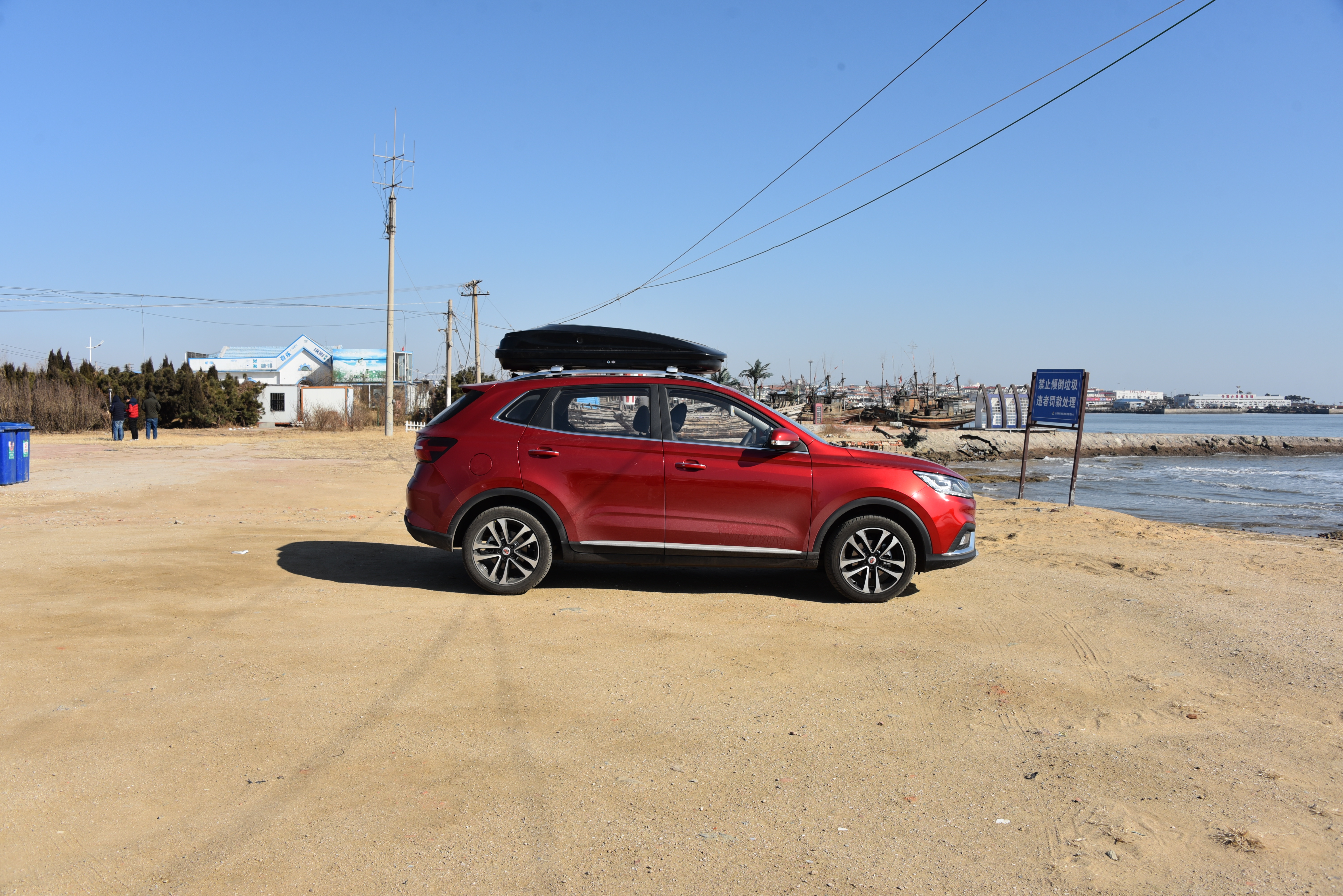 车顶行李箱真实使用感受,买车顶行李箱应注意什么