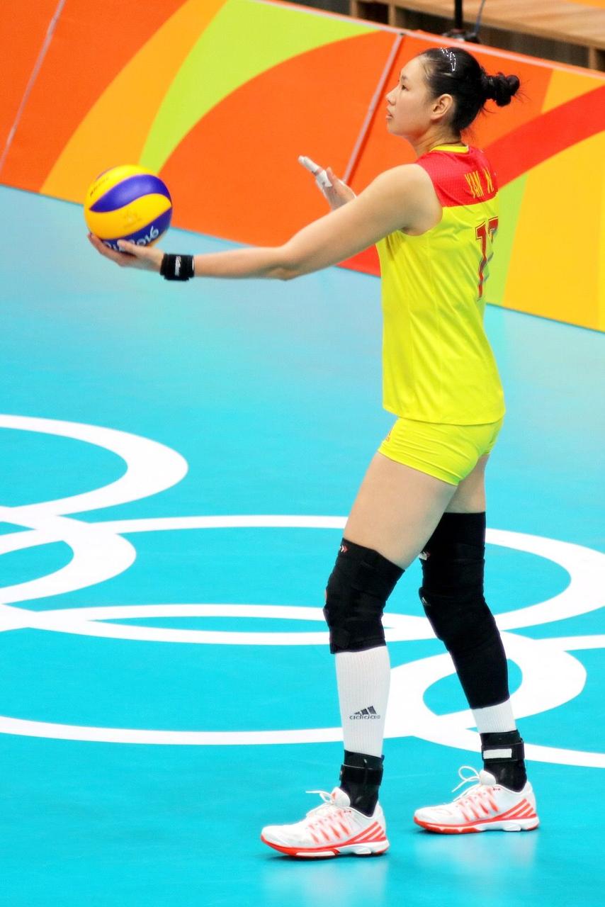 足球发球违例如何判罚,角球发球违例怎么判罚