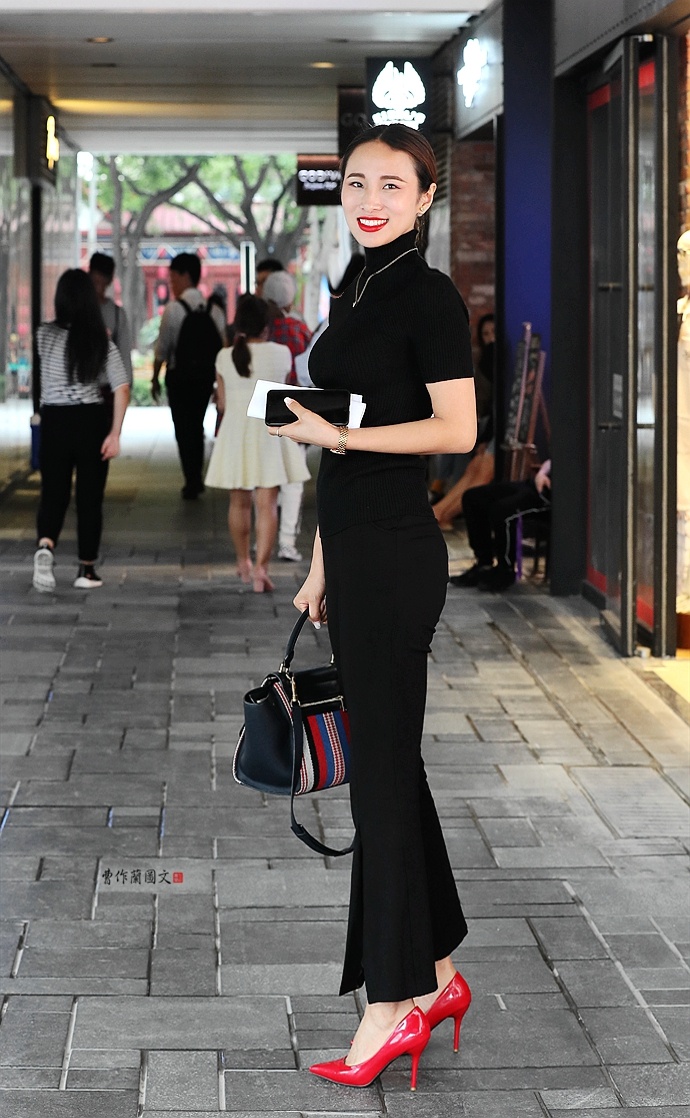 英伦风小皮鞋女街拍,街拍白色皮鞋