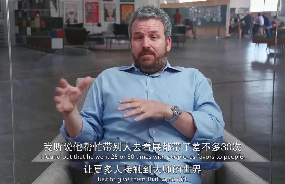 他把偶像拉下神坛