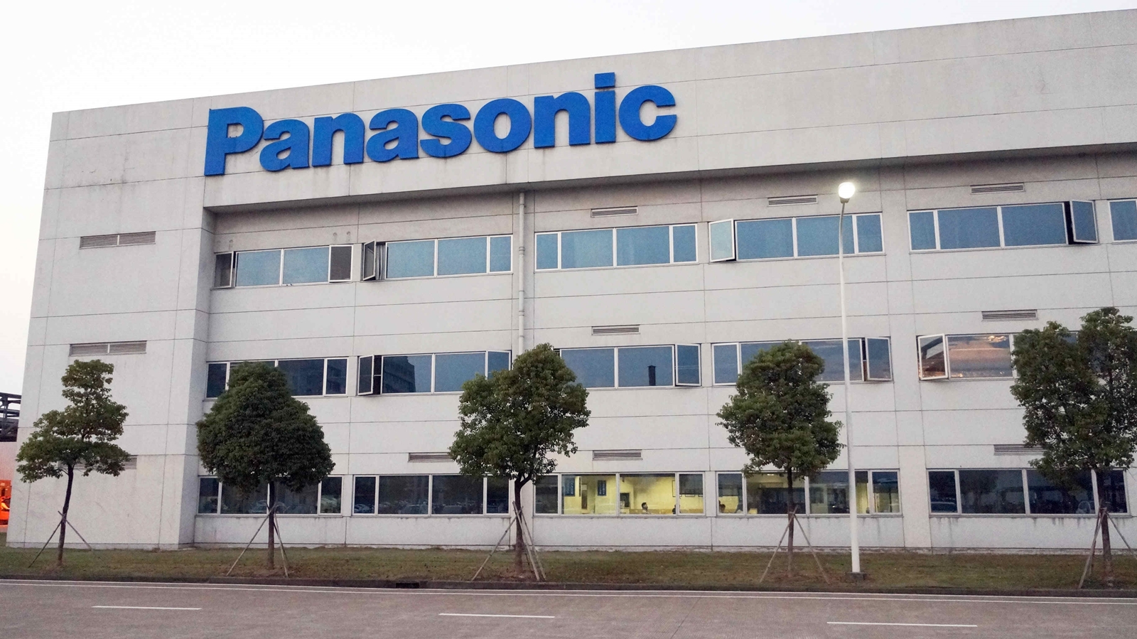 投资国内2.2亿，打发叫花子？日本松下还以为是几十年前？