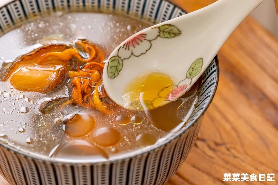 这一碗又润又美，电饭煲一键搞定！比敷面膜还管用