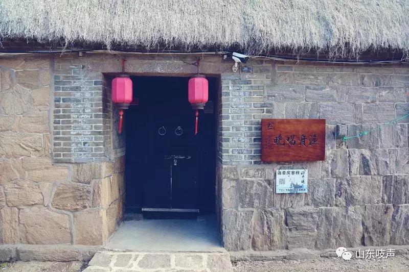 东楮岛海草房全景,东楮岛渔村海草房介绍