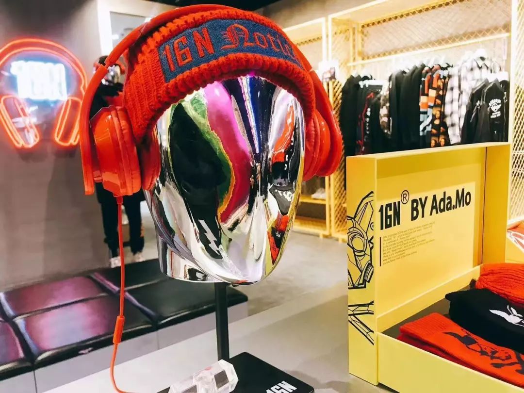 觉得太平鸟、GXG、卡宾不够潮？这个潮流男装可能正对你胃口！