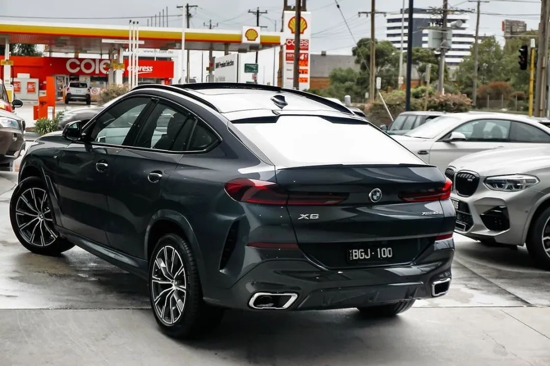 宝马x5和x6哪个更值得买,宝马x6二手车值不值得购买