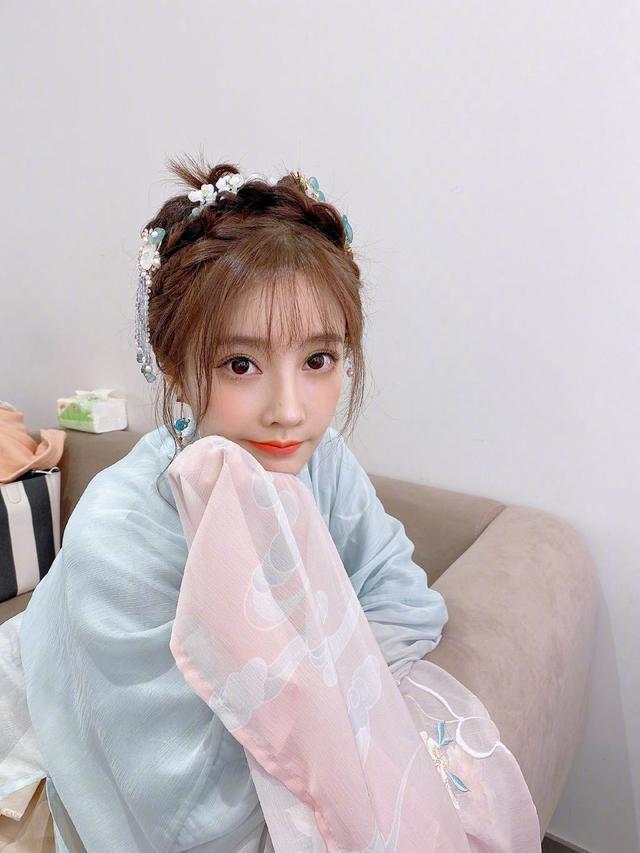 冯提莫一小时收获无数好评,冯提莫歌曲受到好评