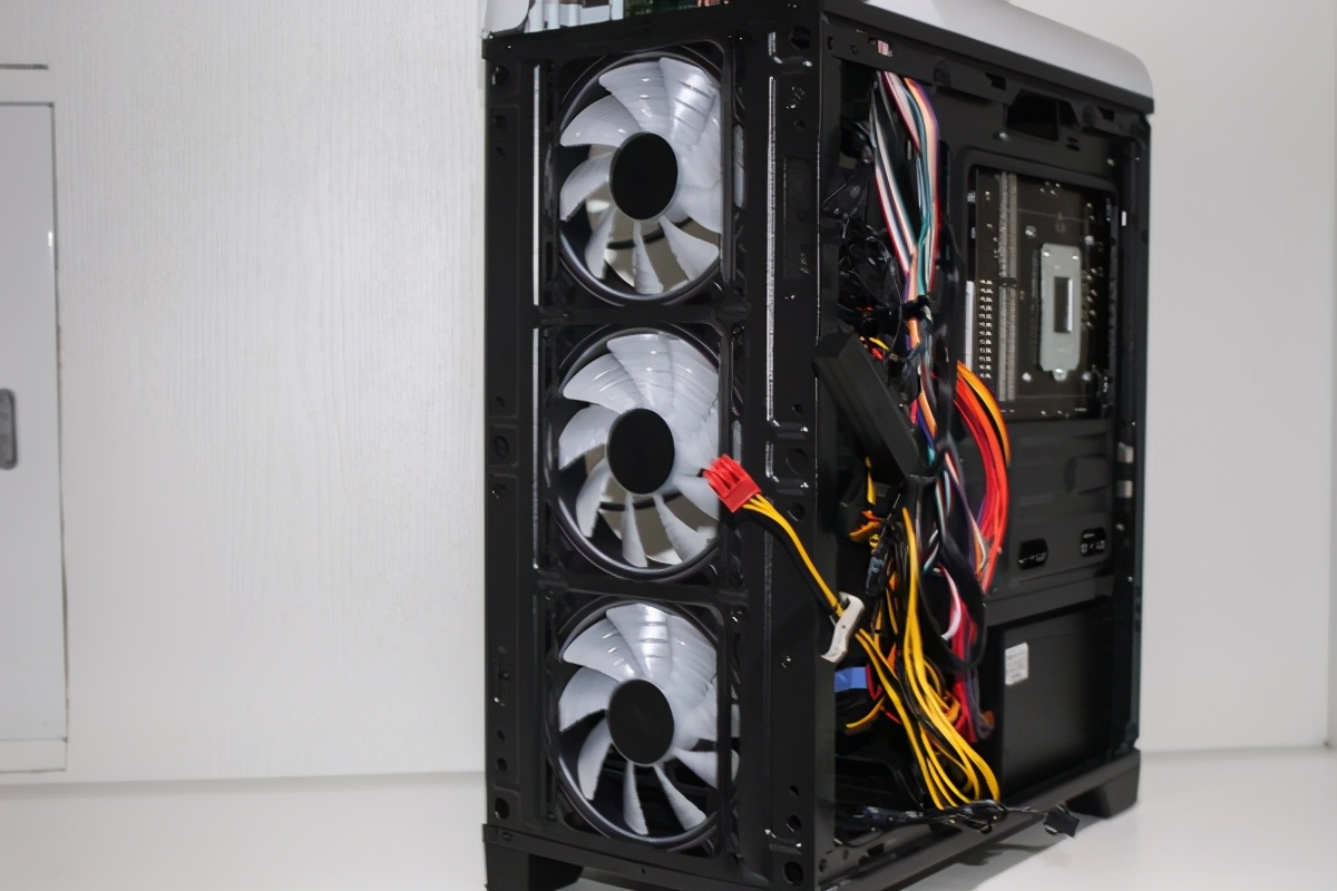 让你的主机更加炫酷，九州风神CF120Plus风扇装机体验