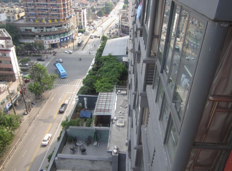 南京千万以上买房的难处,业主吐槽小区