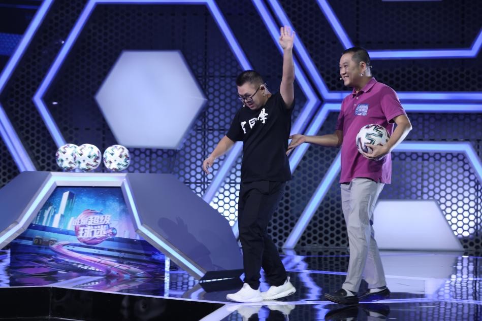 足球球迷之间的对话,足球球员与球迷对话