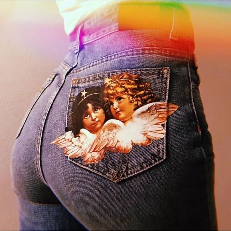 人间芭比lisa白色衣服跳舞,人间芭比lisa穿蓝衣服跳舞