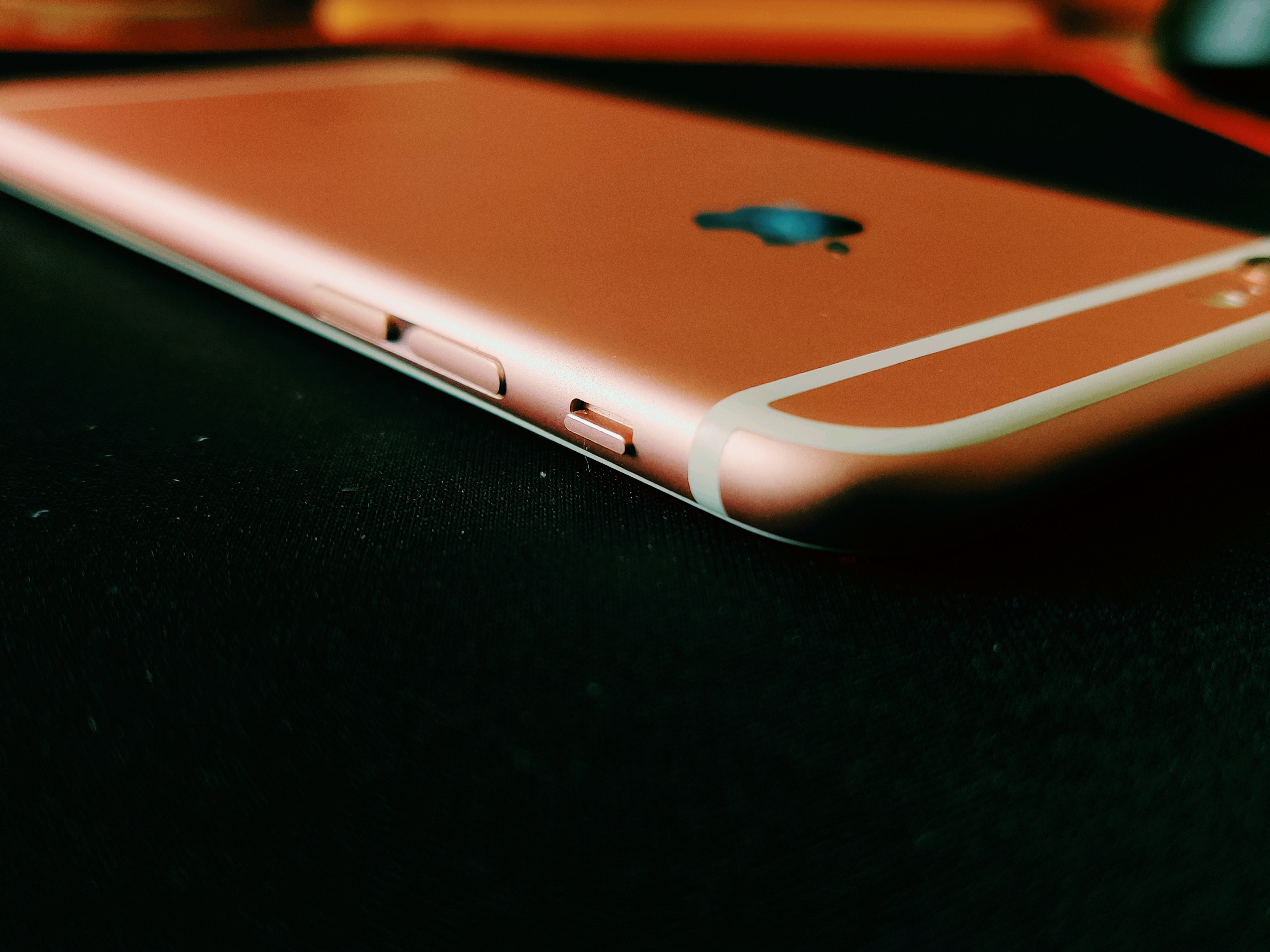 苹果手机为啥要专门设个静音按键,苹果的静音键为啥安卓没有呢