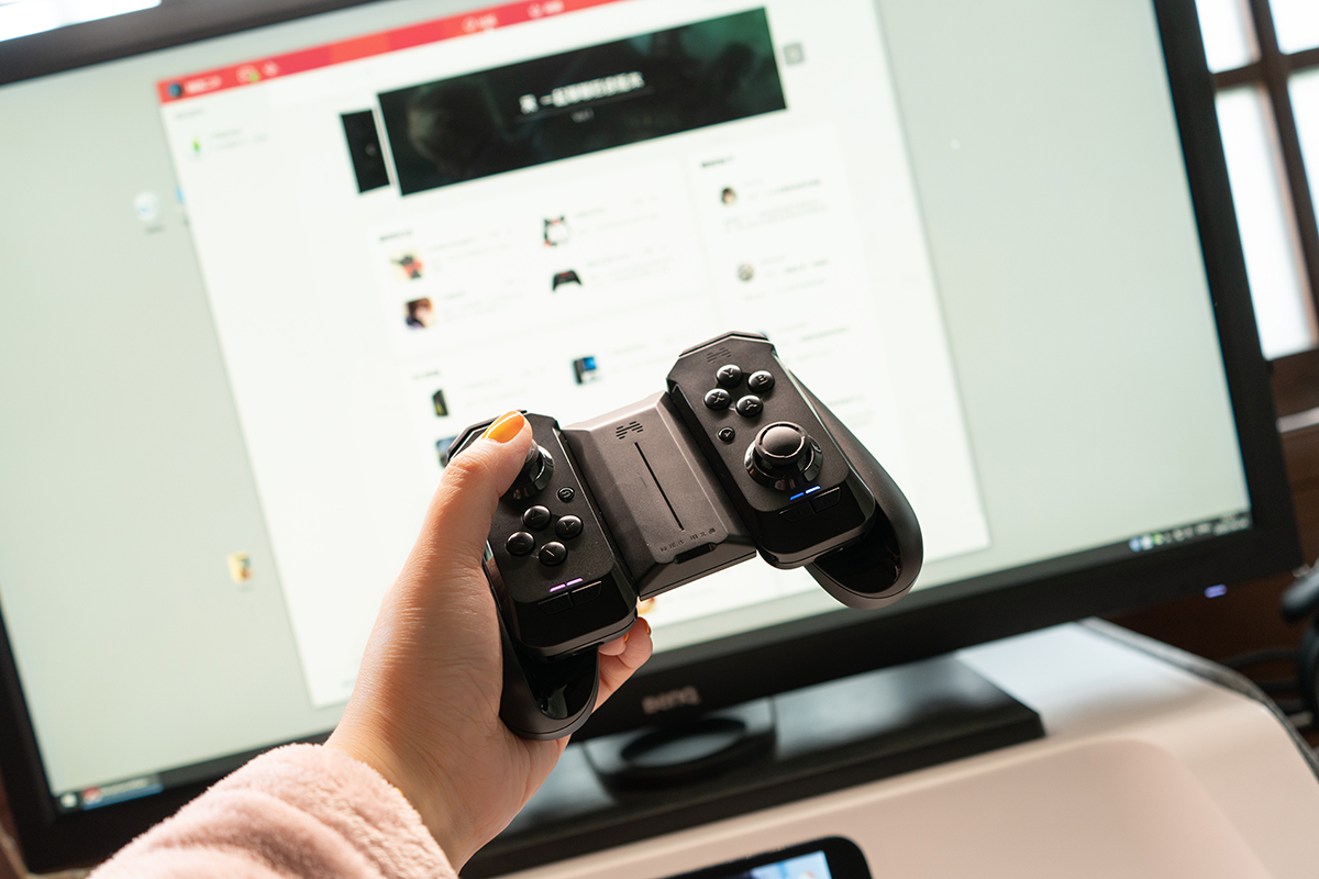 王者荣耀超强压枪,王者荣耀外设神器自动连招测试