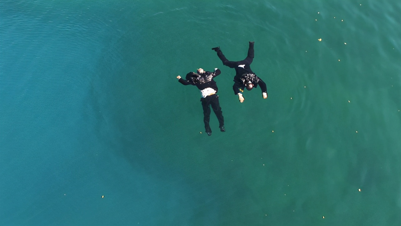 溺水死亡前有预兆吗,溺水死亡男性面朝上还是朝下