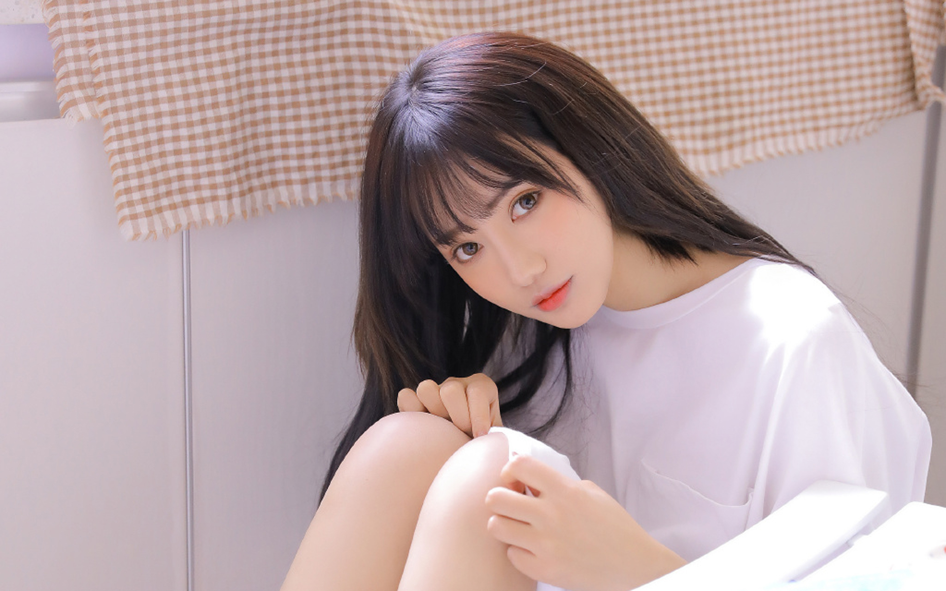 和冷淡的女生怎么聊天拉近距离,女孩子比较冷淡该如何聊天