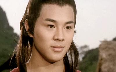 李连杰对利智一见钟情,李连杰为利智的付出