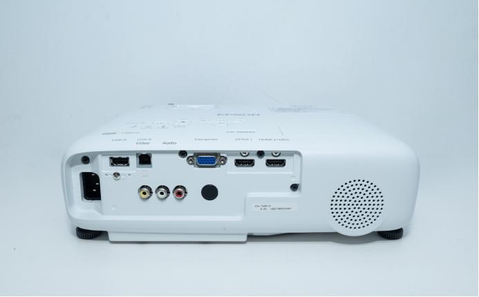 爱普生ch-tw5700投影仪测评,新手入门投影仪选lcd还是dlp