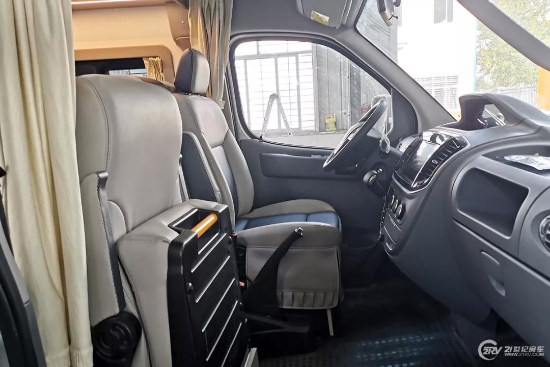 21款上汽大通原厂v80b型房车,六座六卧大通v80长轴高顶b型房车