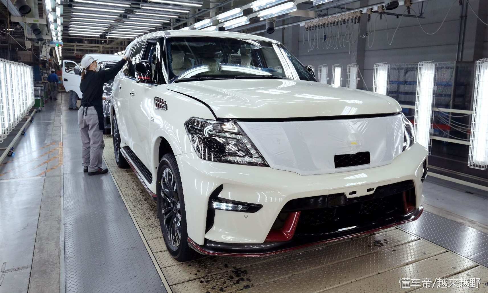 途乐红色包围,途乐有什么颜色