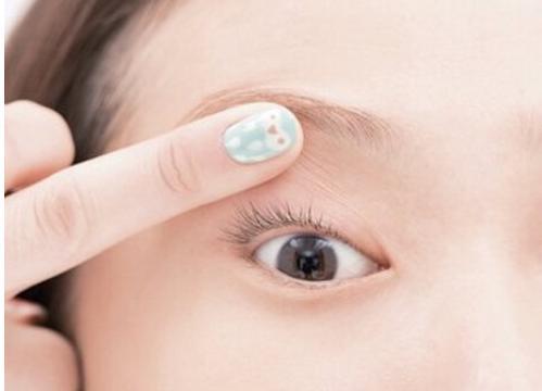 你还在用这种方法烫睫毛吗,最近很火的烫睫毛方法