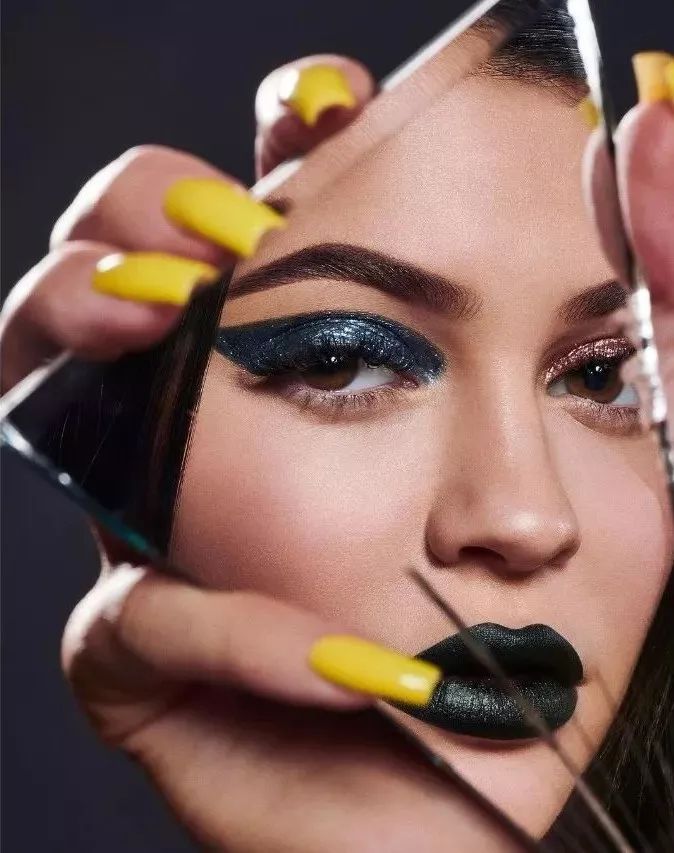 王嘉尔娃娃机,王嘉尔与关晓彤