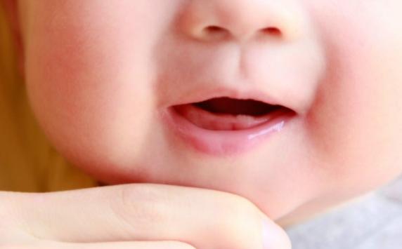 奶水堵了吸不出来怎么办,奶水涨吸奶器吸不出来怎么办