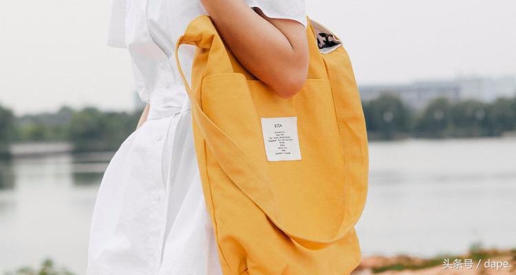今年最火帆布包小众,pdd斜挎包推荐帆布包小众高级感