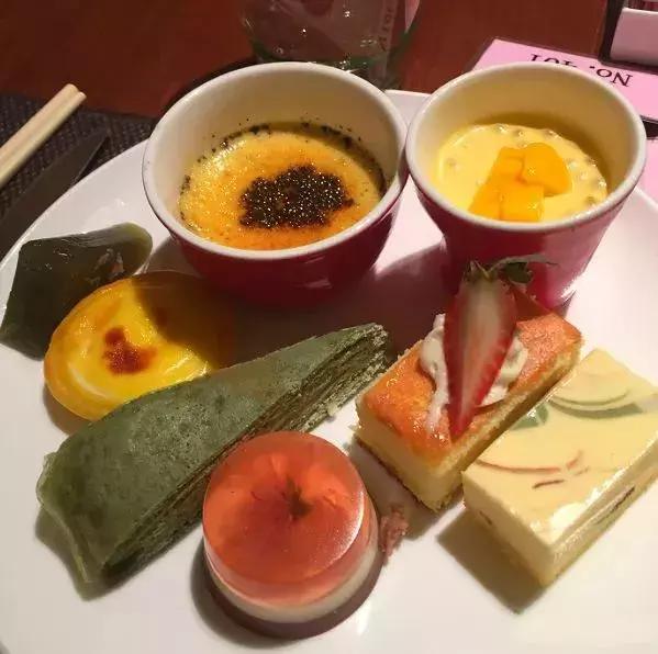 广州地铁8号线哪个站内有吃的,广州地铁8号线北延广州北站