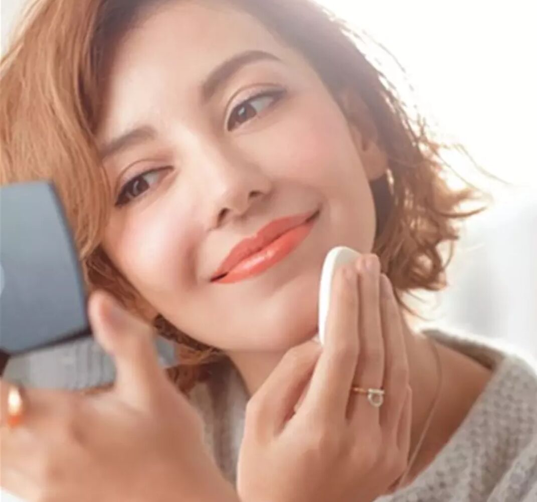 变美的美容项目,打造自然水润裸妆