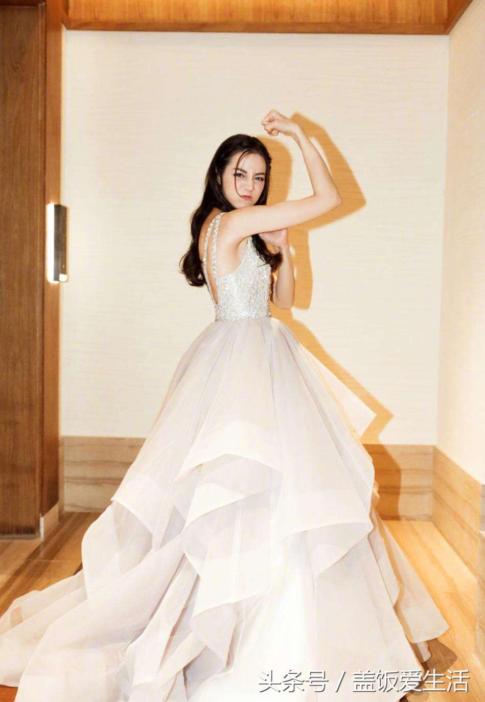 女星穿礼服时如何保暖？景甜杨幂的做法很机智，千万别学关晓彤