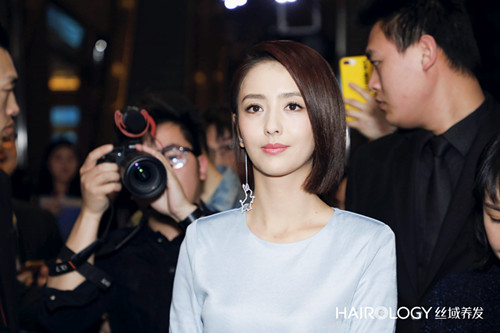 佟丽娅惊现丝域养发发布会，揭秘女神的美丽秘密