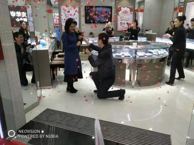 买戒指男朋友说没钱,买珠宝被骗他说不想要可以退货吗