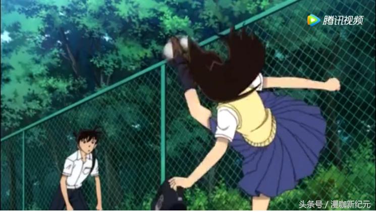 新一看到小兰穿的是白色短裤,柯南承认是新一小兰震惊了