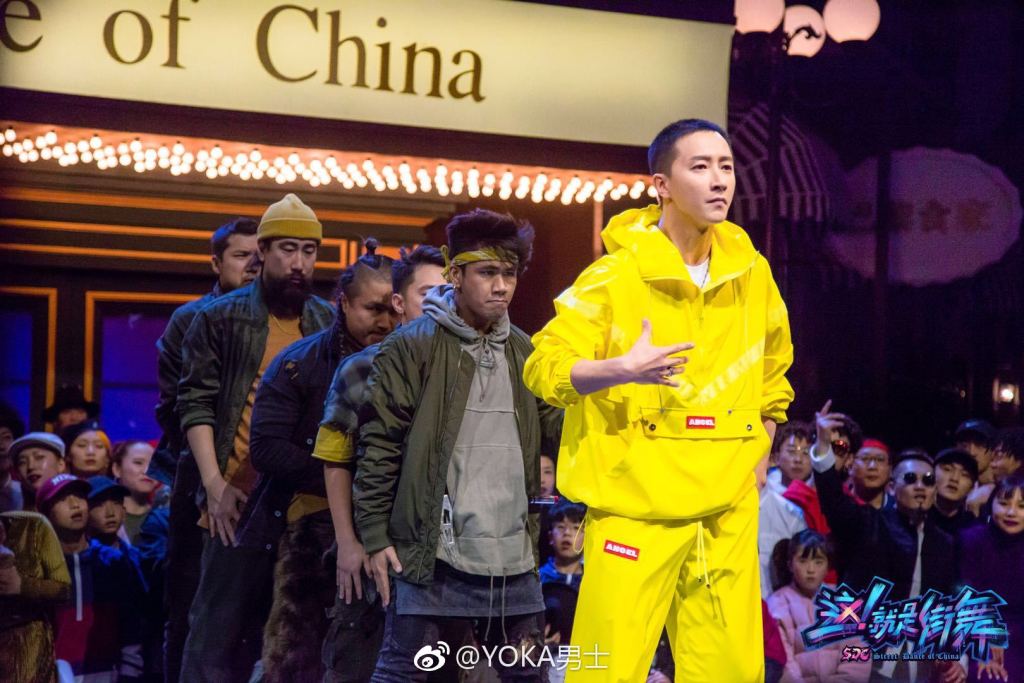 七岁小孩跳街舞很酷的感觉 (小孩喜欢跳的街舞又简单又好玩)