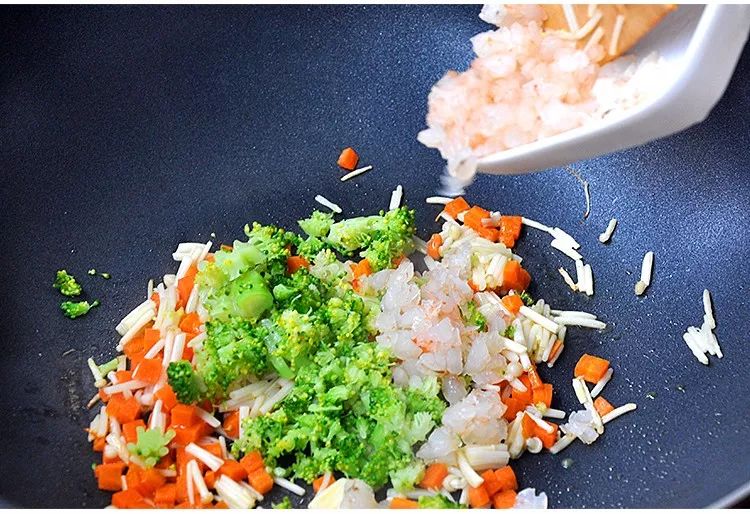 给小孩早餐简单又好吃的100种做法,早上给孩子做什么早餐粥