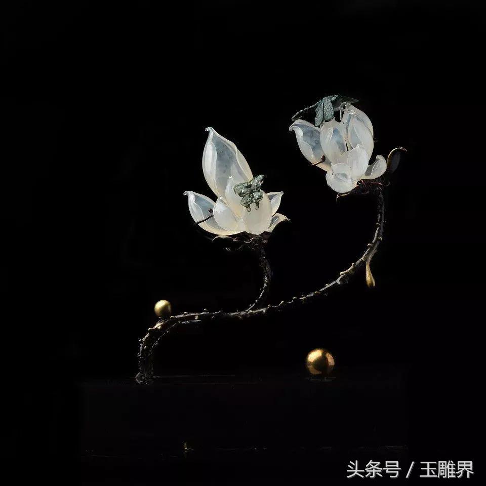 玉石巧雕造型图,月牙形玉料巧雕